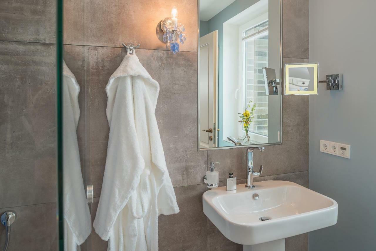Villa Lotsenhaeuser Ruegen - Luxus Ferienhaus - 3 Schlafzimmer - Sauna - Dachterrasse Mit Boddenblick ブレーゲ エクステリア 写真
